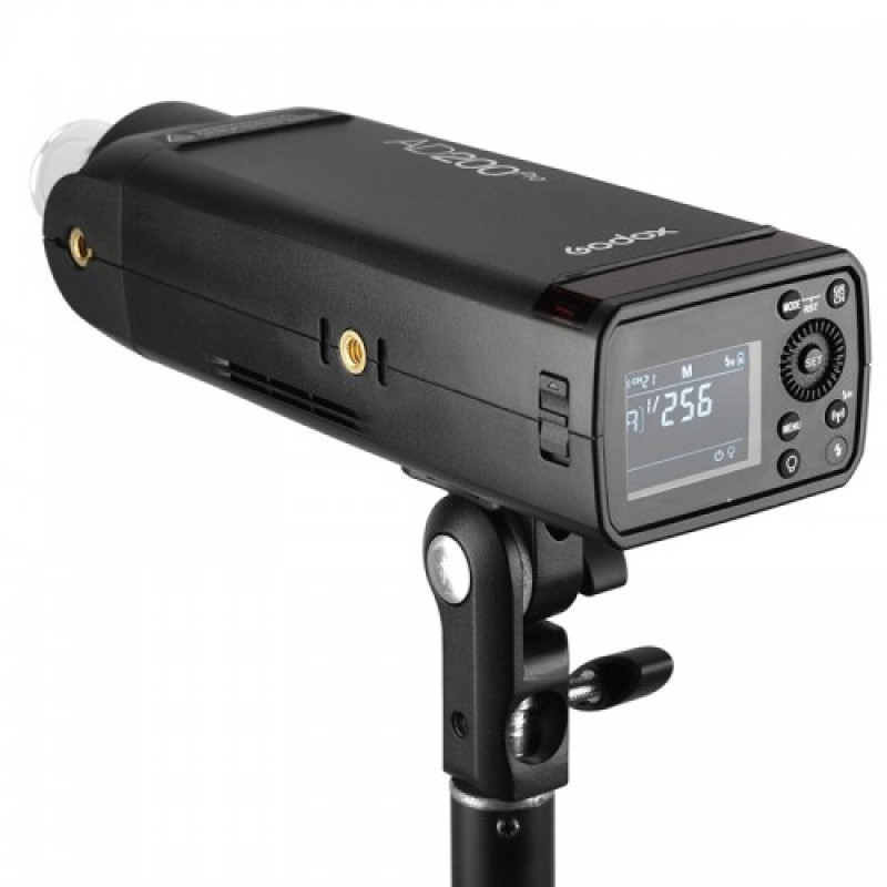 Компактний спалах Godox AD200PRO (Pocket Flash Kit)