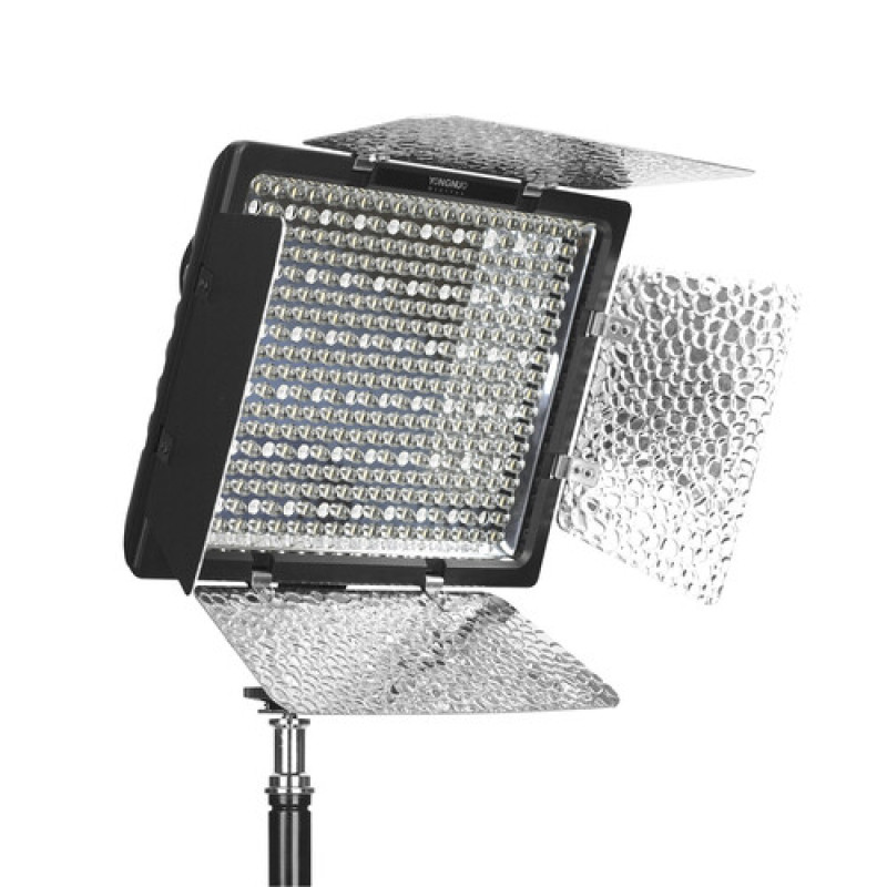 LED освітлювач Yongnuo YN-300 IV RGB (3200-5600K)