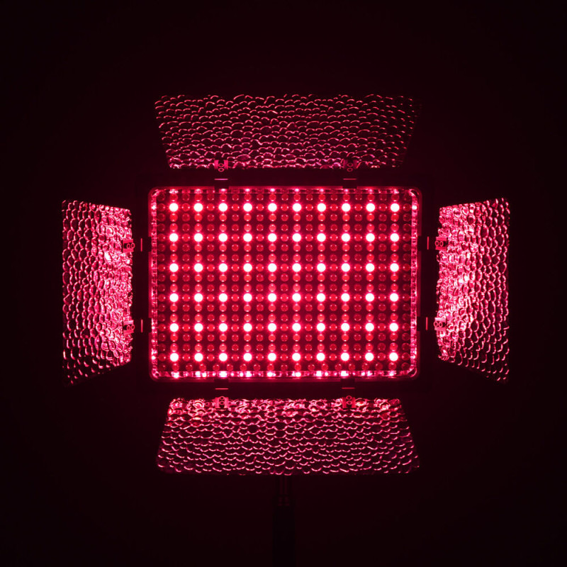 LED освітлювач Yongnuo YN-300 IV RGB (3200-5600K)