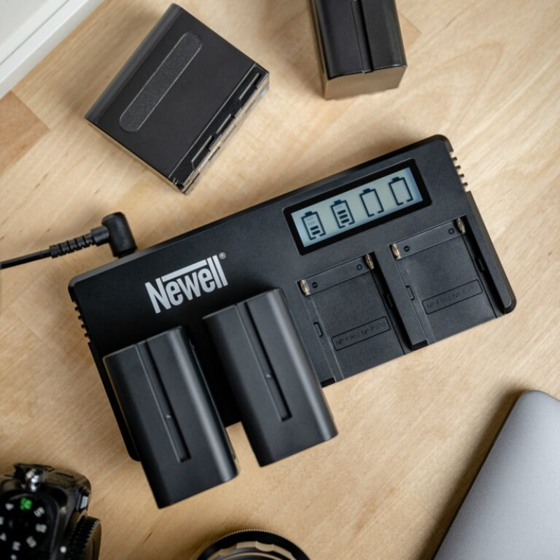 Чотирьох канальний зарядний пристрій Newell DF-4CH для акумуляторів NP-F