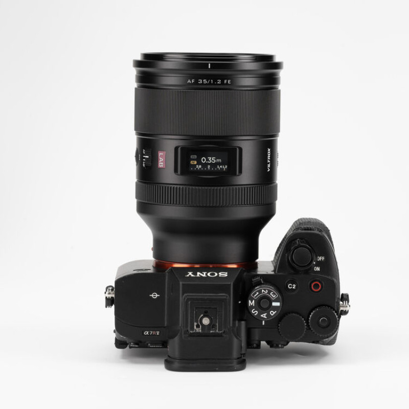 Обʼєктив Viltrox AF 35mm f/1.2 LAB FE Lens (Sony E)