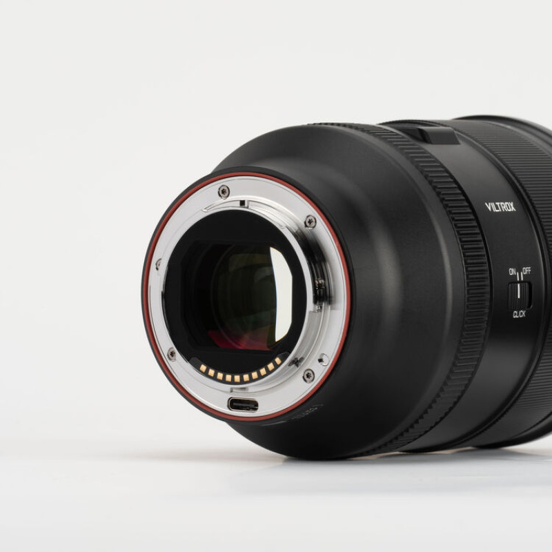 Обʼєктив Viltrox AF 35mm f/1.2 LAB FE Lens (Sony E)